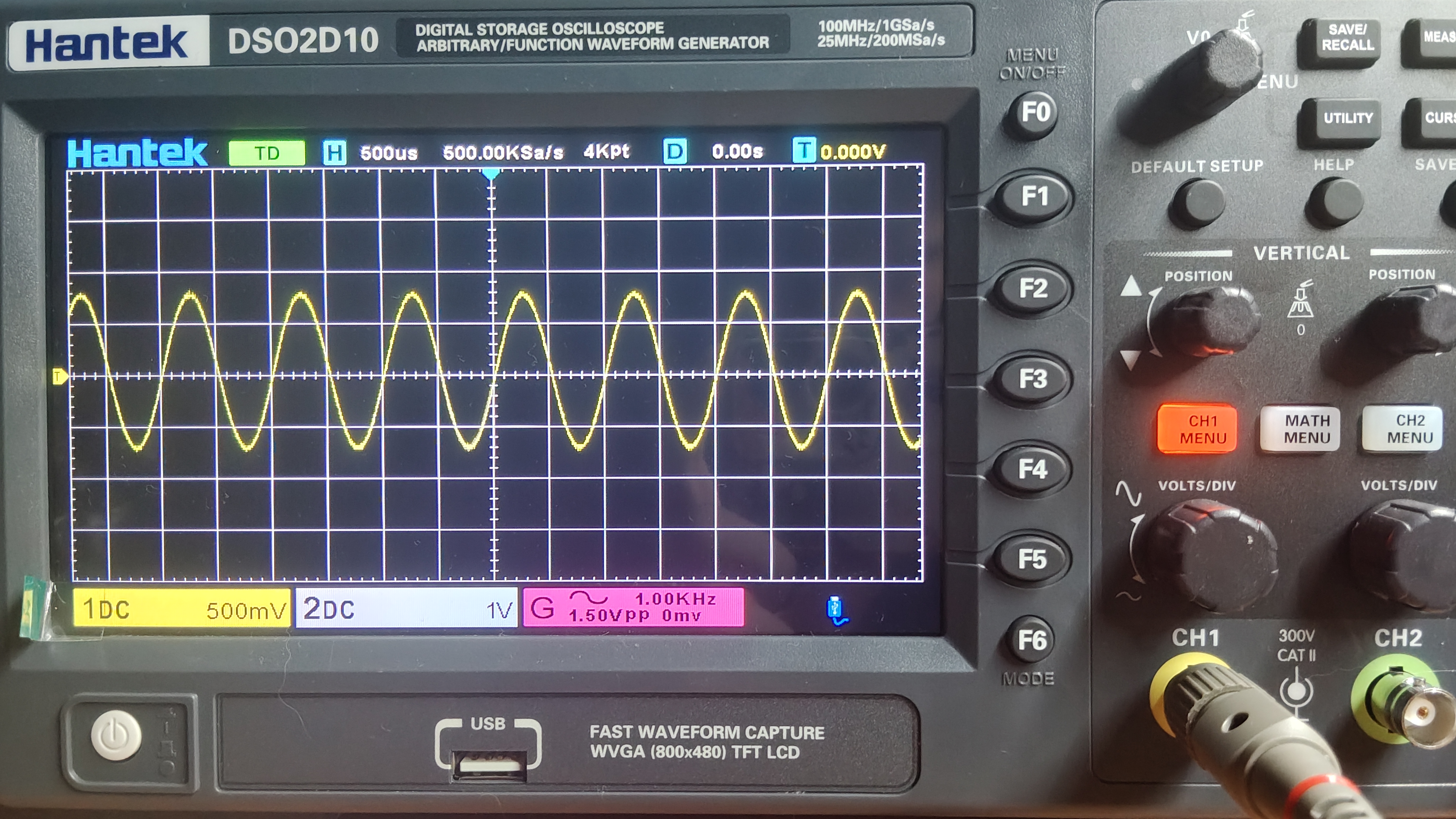 Waveform displayed on the Hantek DSO2D10